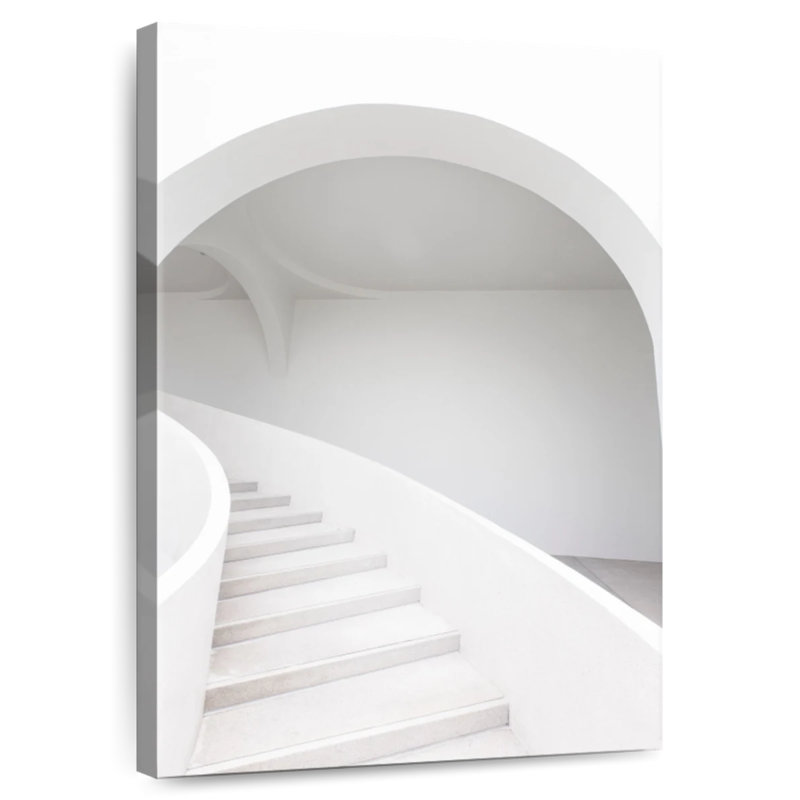 Escalier blanc immaculé, H 30 po x l 20 po