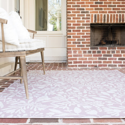 Olszewski Floral Indoor / Outdoor Rug
