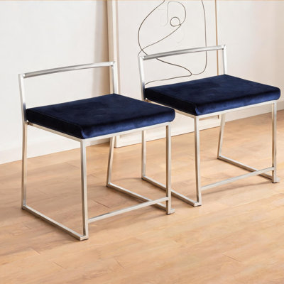 Ensemble de 2 chaises d'appoint empilables avec revêtement en velours bleu foncé et structure en métal, L 19,25 po x l 22 po x H 23 po, pour la salle à manger ou le bureau