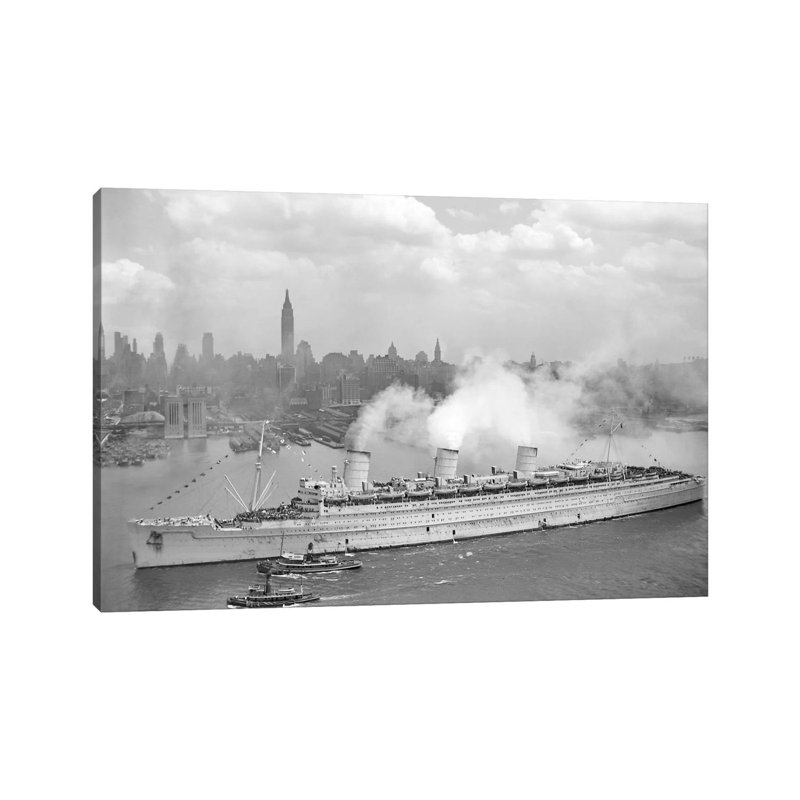 WWII Photo Of RMS Queen Mary Arriving In New York Harbor by Stocktrek Images - Wrapped Canvas Print, 20.32 cm H x 30.48 cm W