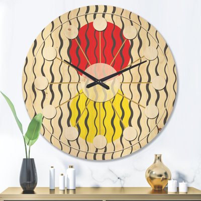 Horloge murale en bois à motif ondulé Mid-Century