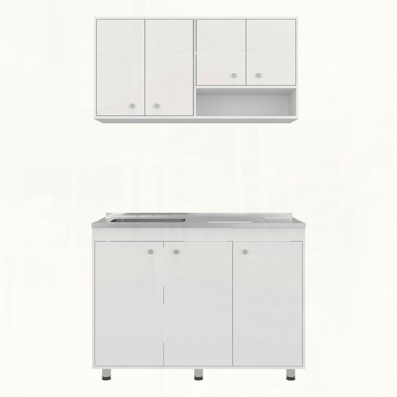 Ensemble de cuisine blanc avec lave-vaisselle et rangement supérieur