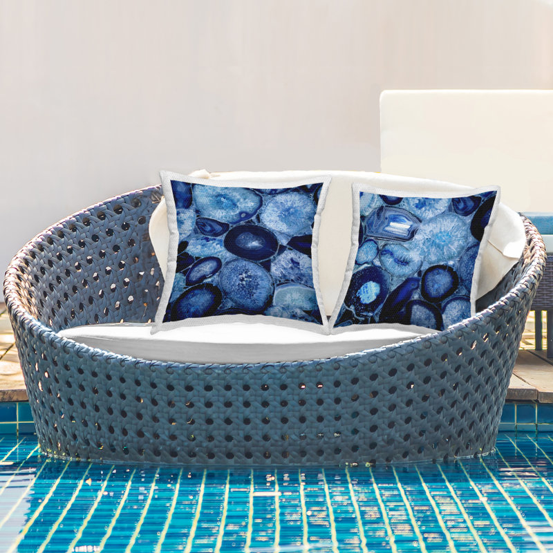 Ensemble de 2 coussins d'extérieur Blue Aged Geodes par Danielle Carson