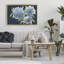 Hortensias bleus sur cadre flottant indigo, design par Janice Gaynor-332792488-332792503