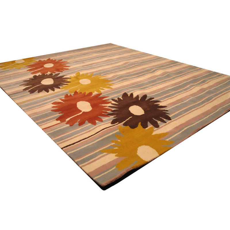 Hand Tufted Wool Floral Area Rug in Blue