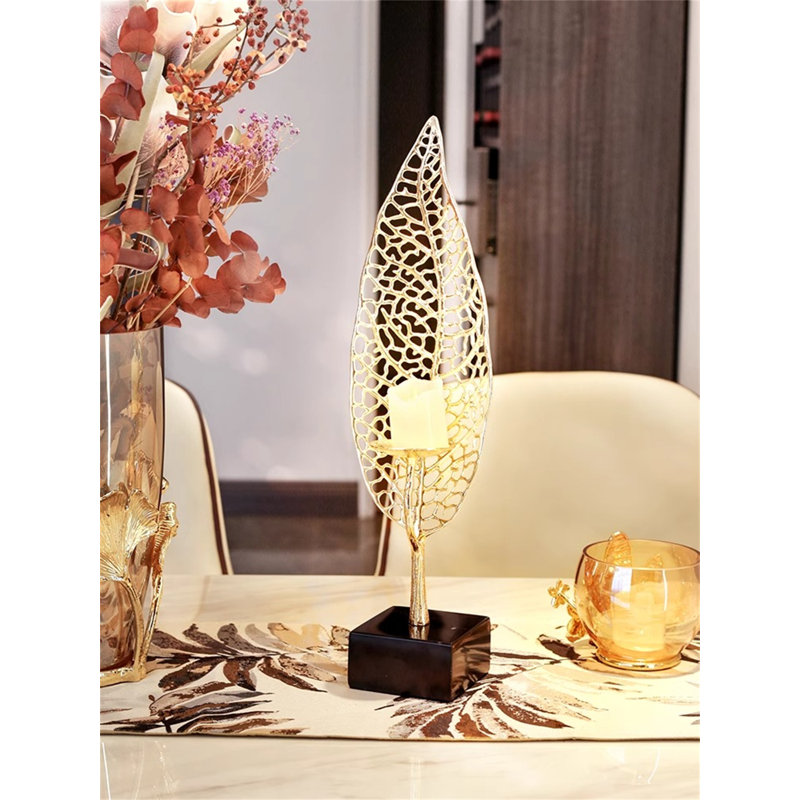 Bougeoir de table en métal, H 24,8 po x l 7,9 po x P 7,9 po