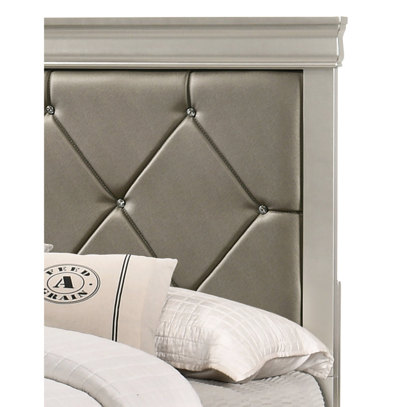 Mobilier de chambre à coucher moderne: lit à panneau double avec capitonnage à boutons de tête de lit beige et base en bois massif