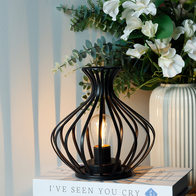 Lampe de table noire 7,5 po Arzaan