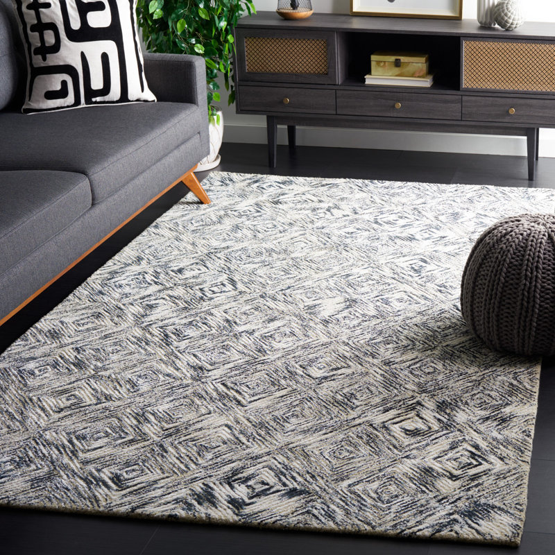 Christapher Hand Tufted Viscose/Wool/Cotton Geometric Rug in Green/Ivory, Rectangle 5' x 8'
