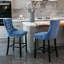 Tabourets de bar contemporains rembourrés en velours avec décoration capitonnée à boutons et pieds en bois, garniture cloutée en chrome, chaises de bar de style loisir, tabourets de bar, ensemble de 2 (bleu), SW2002BL-243002230