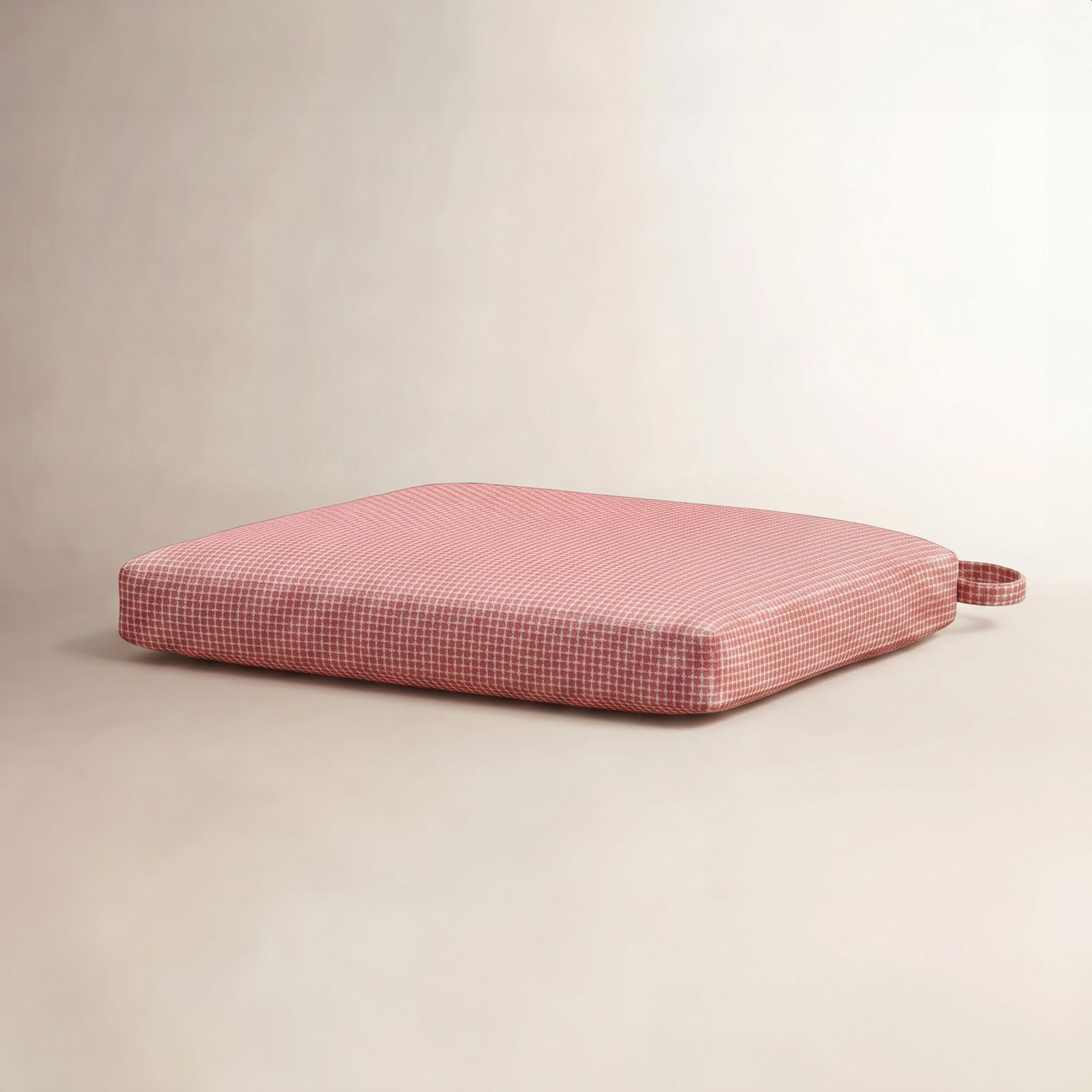 Kel 17" Chair Pad, White/Red