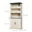 Armoire de rangement autoportante avec tablettes réglables et portes de grange-498331075