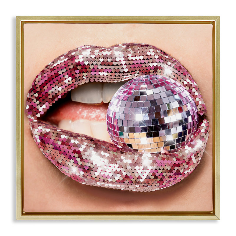 "Biting Disco Ball", encadrée par Ziwei Li, Cadre flottant métallique doré, H 18 po x l 18 po