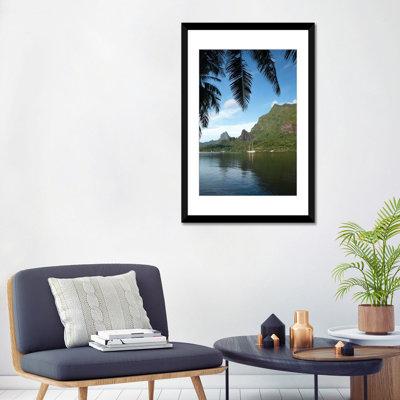 «Palmier avec bateau en arrière-plan, Moorea, Tahiti, Polynésie française I», reproduction de photo sur toile