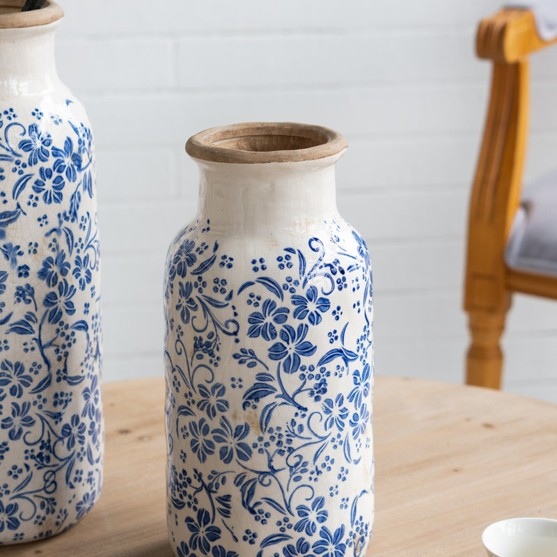 Vase en céramique avec motifs floraux traditionnels, H 12,5 po x l 5,7 po x P 5,7 po