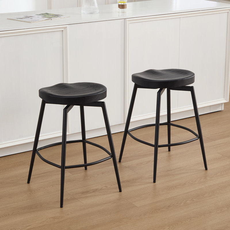 Tabourets de comptoir pivotants en bois massif avec base en métal Albrecht, Hévéa noir