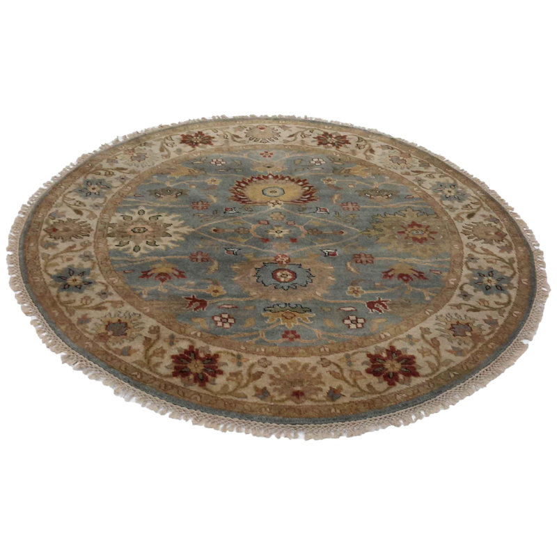 Kellyann Oriental Area Rug in Gray