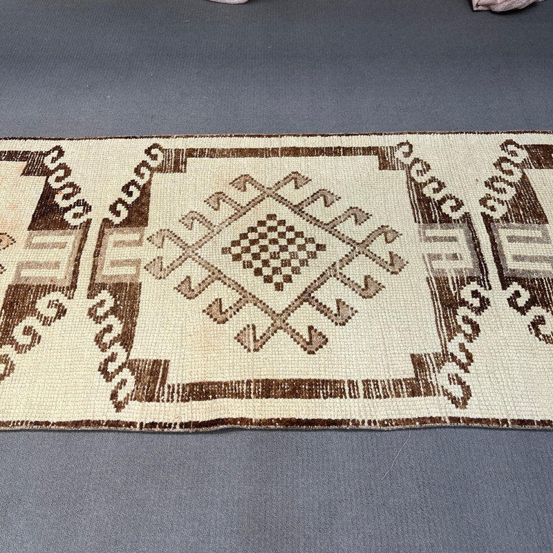 3.2x11.1 Ft Beige Wool Runner Rug, Traditional Geometric Pattern