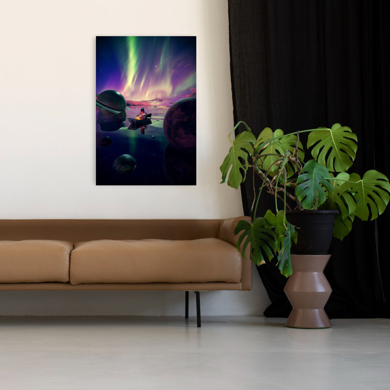 Astronaut Drifts Under Aurora, H 48 po x l 32 po