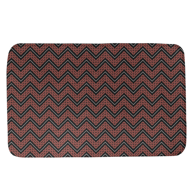 Tapis pour salle de bain à motif à chevrons à la main Stephenie, l 21 po x L 34 po, Rouge / Noir