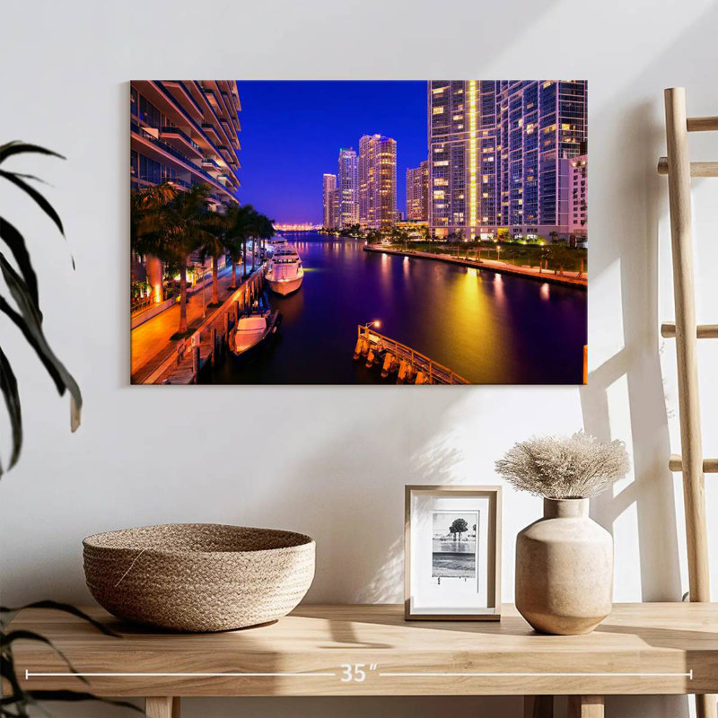 Sirpi Downtown Miami Riverwalk, H 16 po x l 24 po