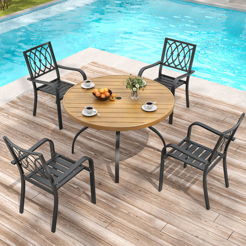 Ensemble de table de salle à manger 5 pièces avec trou pour parasol et 4 chaises pliantes en métal