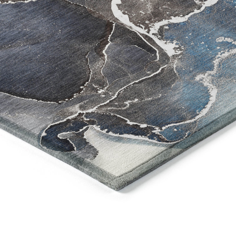Tapis bleu marine intérieur / extérieur en polyester tissé à la machine Kyrie, Tapis de couloir 2 pi 3 po x 7 pi 6 po
