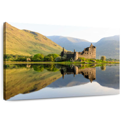 Lilie Kilchurn Castle Ruins