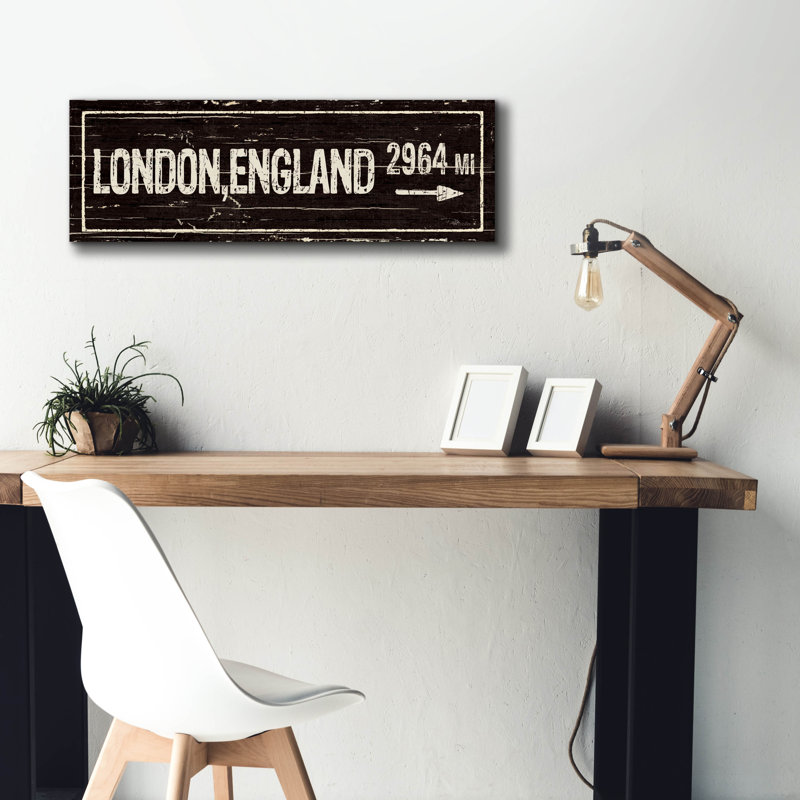 «Destination Signs 4» par Pela Studio, art mural sur toile, H 12 po x l 36 po x P 0,75 po