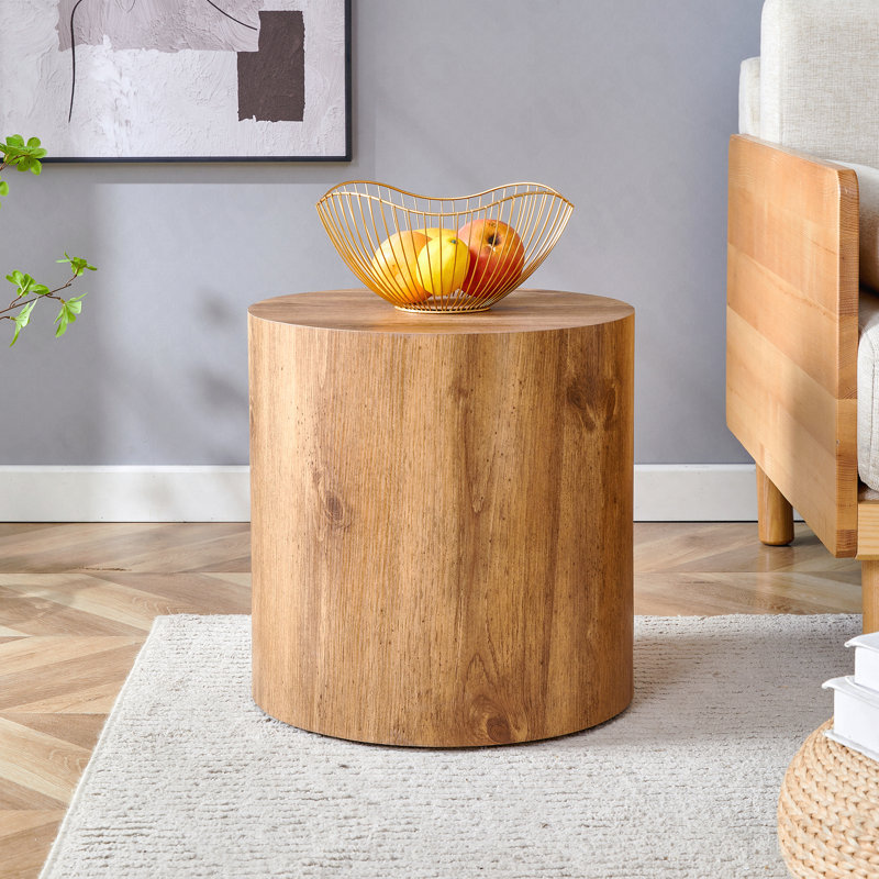 La table cylindrique avec sa conception à motifs peut être facilement intégrée dans une variété de styles d'intérieur, des tables basses aux petites tables de salle à manger, en passant par les établi ou les bureaux d'écriture de fortune.