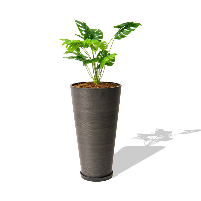 Laundyn Pot Planter, Black