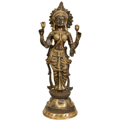 Quatre bras debout Lakshmi (déesse de la richesse et de la prospérité)