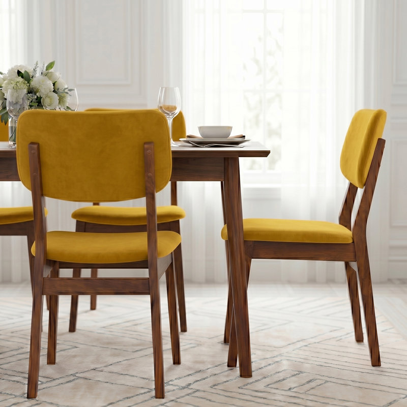 Chaise d'appoint rembourrée en bois massif Avra, Velours jaune foncé