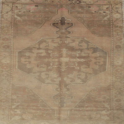 Surface beige contemporaine tapis