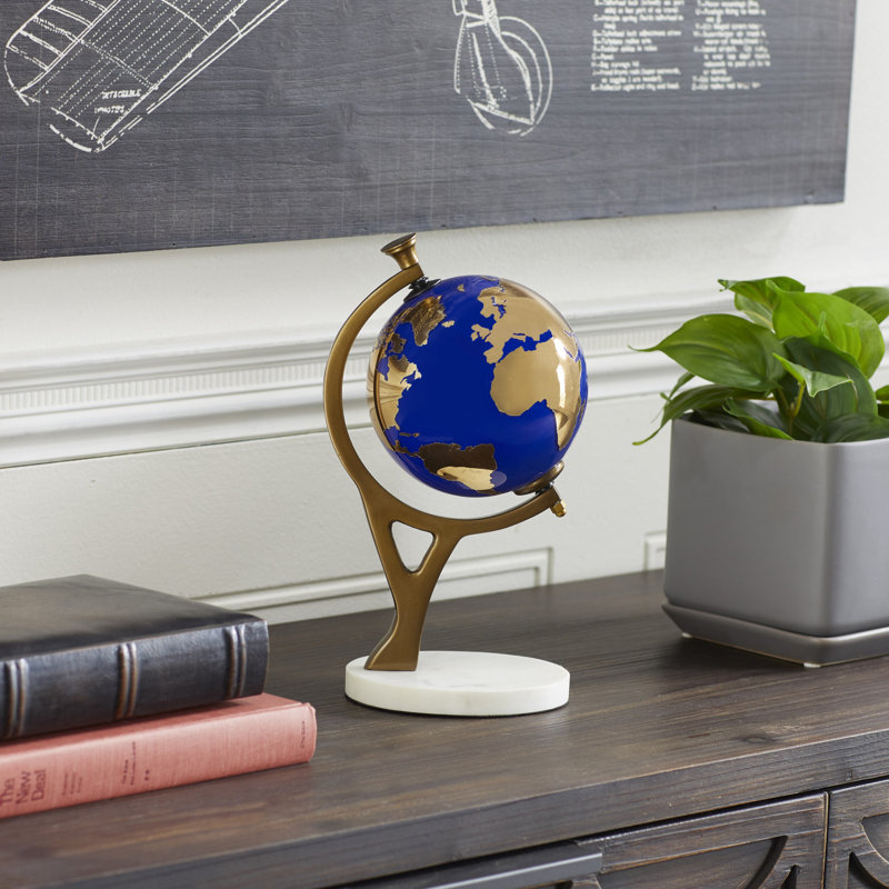 Lleyton Figurines & Sculptures