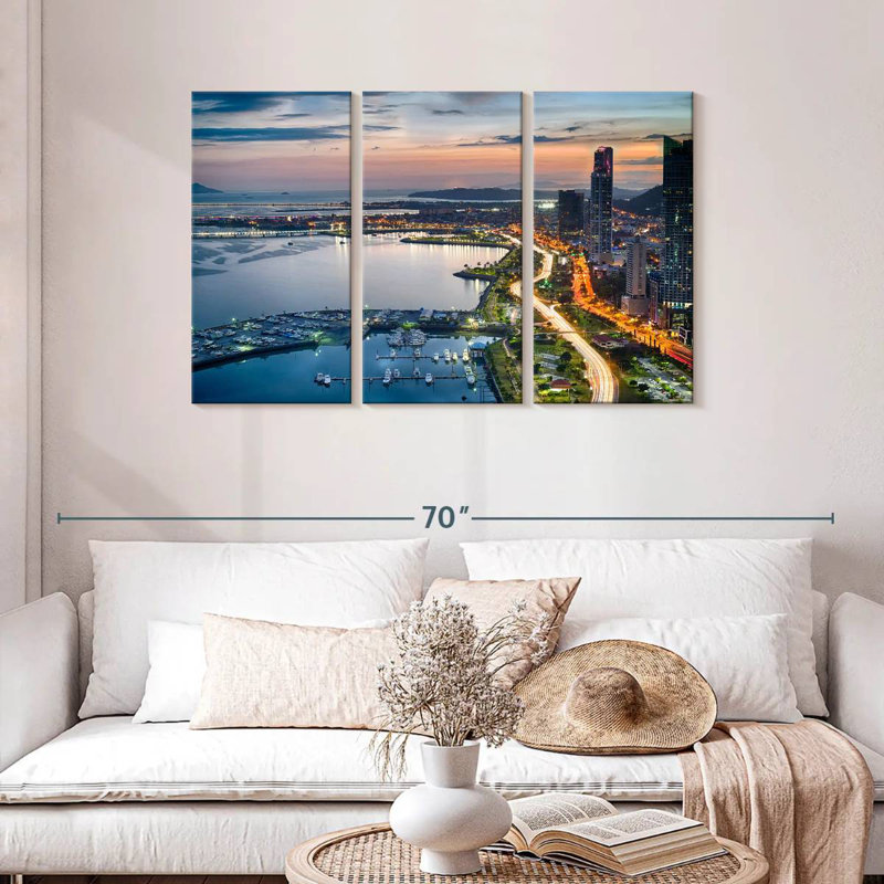 Sebbie Avenida Balboa, 28" H x 45" W