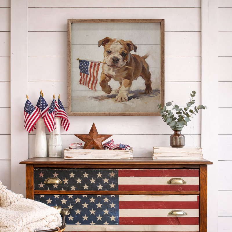 Bouledogue anglais patriotique, H 8 po x l 8 po