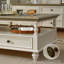 Table basse de style américain tout en bois de couleur crème