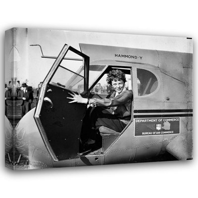 Art sur toile tendue Lark Manor ™: Amelia Earhart, 1936