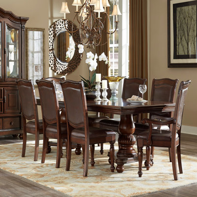 Table de salle à manger de style traditionnel avec 2 fauteuils à rallonge et 4 chaises d'appoint en bois