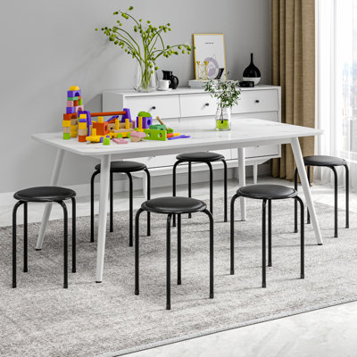 Ensemble de 6 tabourets empilables avec sièges rembourrés, tabourets empilables rembourrés de hauteur standard de 17 pouces avec surface en cuir, tabourets gigognes ronds portables pour la cuisine intérieure / extérieure, couleur assortie, paquet de 6