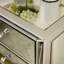 Armoire à trois tiroirs Mirror