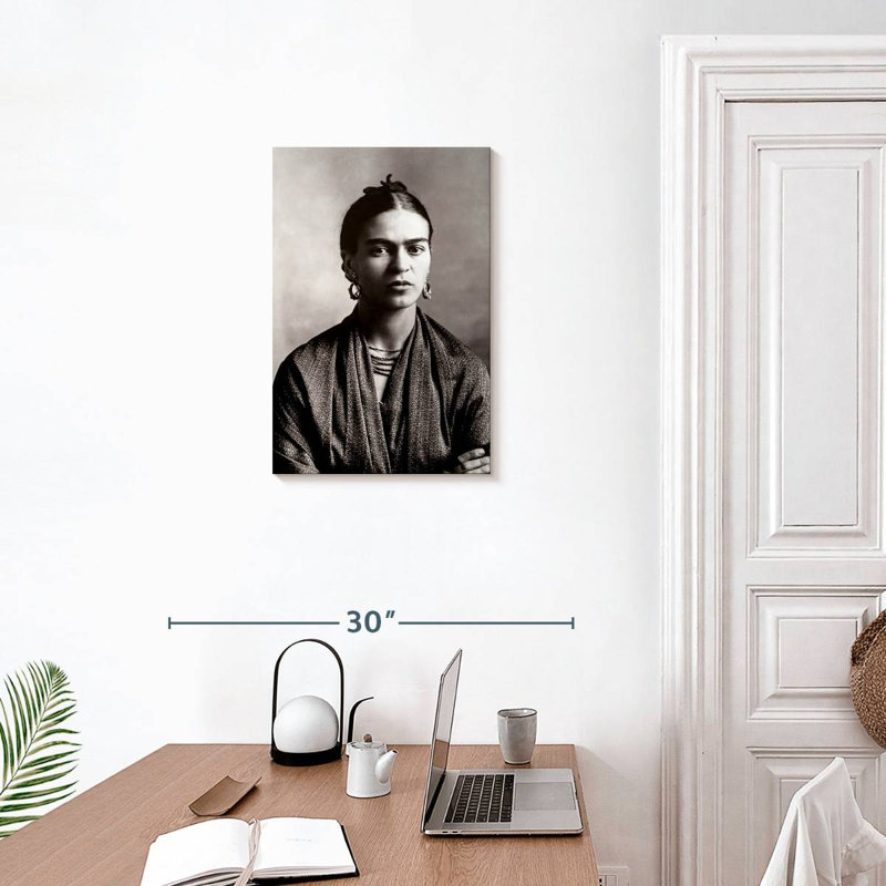 Portrait de Leisha de Frida Kahlo, H 24 po x l 16 po