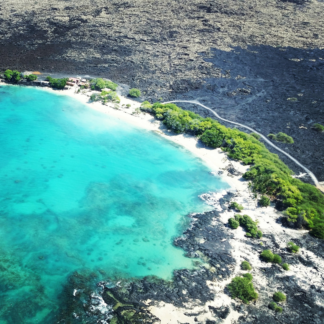 Tropischer Strand auf Hawaii