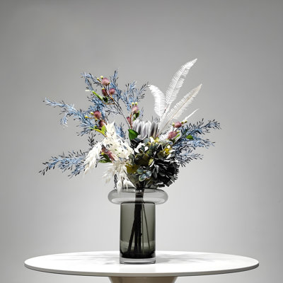 Ornements de fleurs simulées