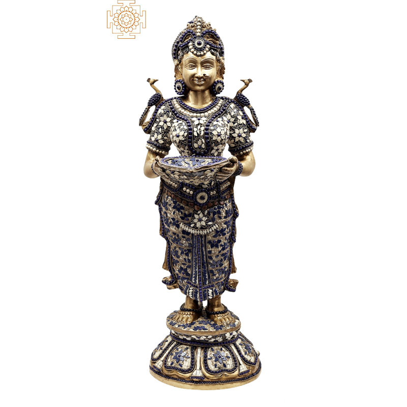 Statue Paavai Vilakku