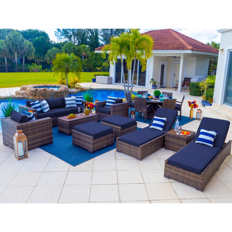 Ensemble de patio 16 pièces en rotin avec coussins Centralmont, Sunbrella toile bleu marine, Brun