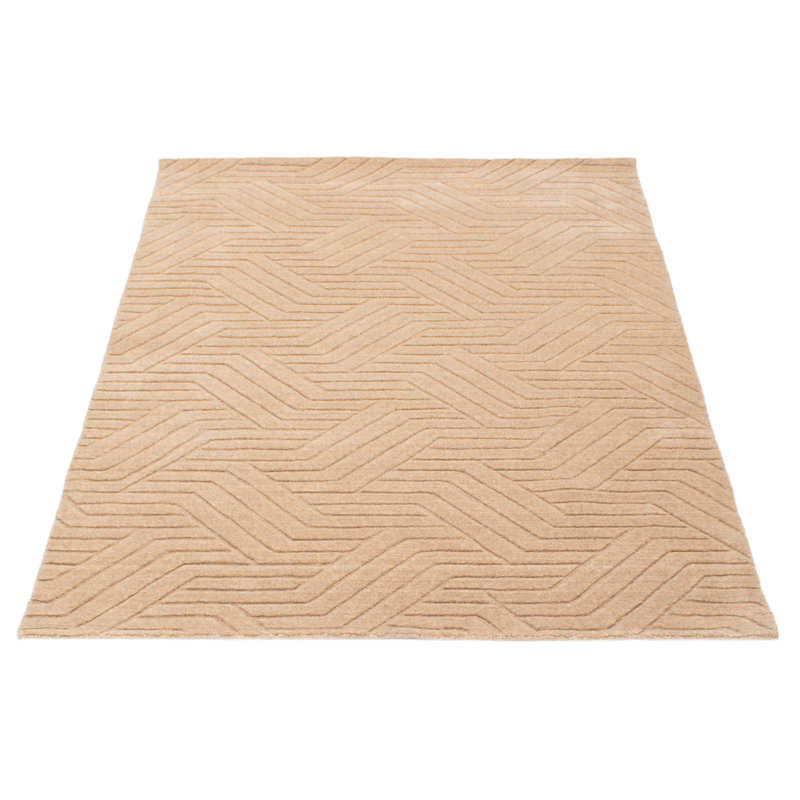Les tapis Gabbeh sont fabriqués à la main avec des poils très hauts et des motifs très simples et stylisés.