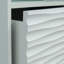Grande table de chevet et tiroir ouvert Coastal, finition blanche