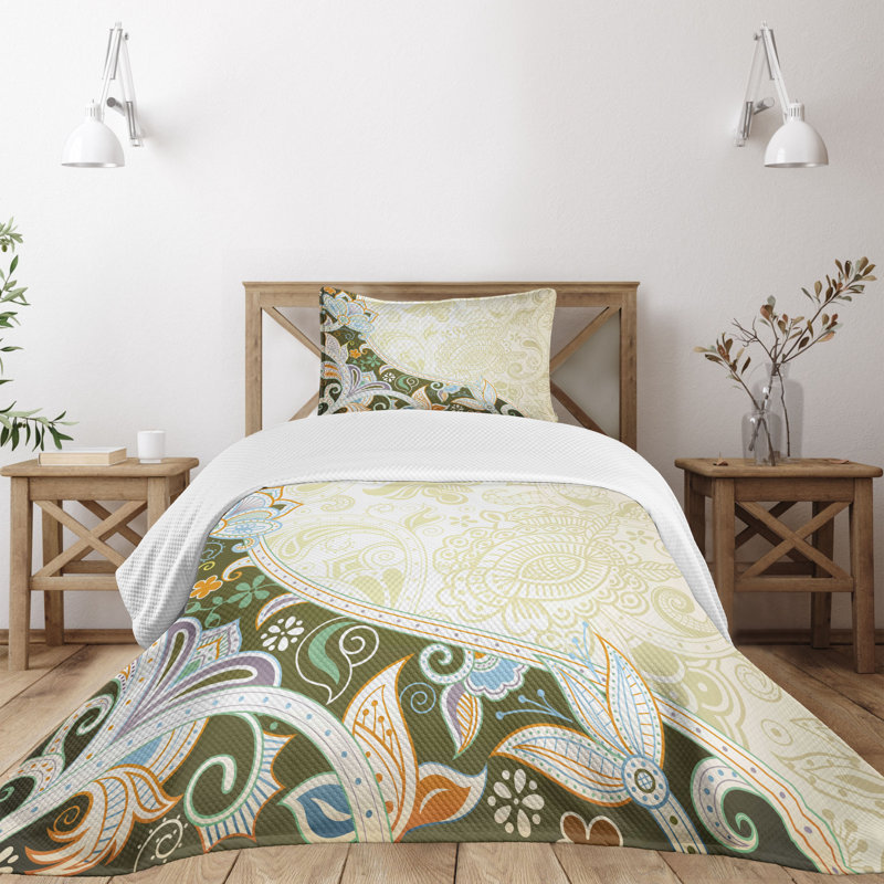 Twin White Quilted Bedspread Set with Pillow Sham